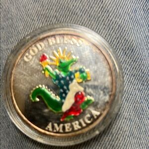 Patriotic Reptile Coin with Green and Silver Accents